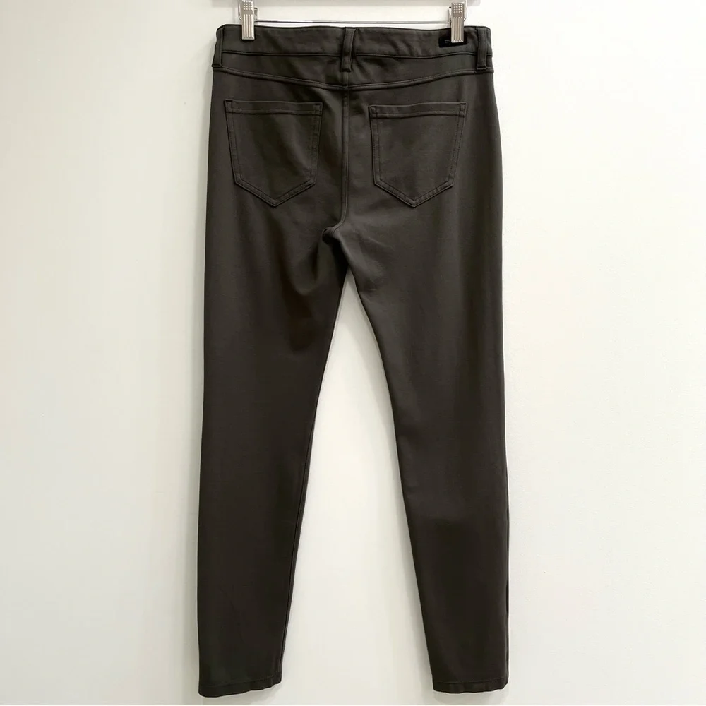 Stitchfix Liverpool olive green button front ponte knit skinny pants size 6